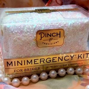 Minimergency Kit Brides 21 Essentials New